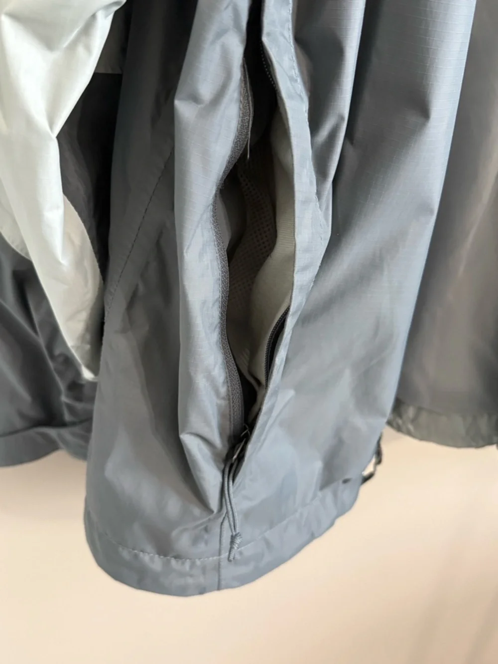 The North Face Men's Two-Tone Gray Windbreaker Orange Accents Waterproof M - Picture 7 of 13